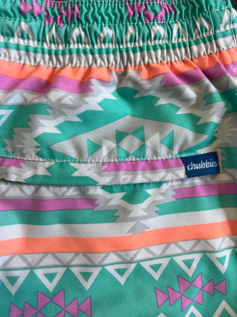 Chubbies "The En Fuegos" 5.5" Stretch Aztec Swim Trunks - Picture 7 of 8